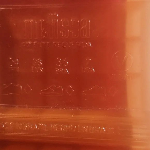 DONATING THIS WEEKEND IF NOT BOUGHT: Melissa boots size 7 for women - Picture 8 of 10